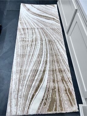 Frontgate Marbled Rug - 27.5” x 72” - NWT